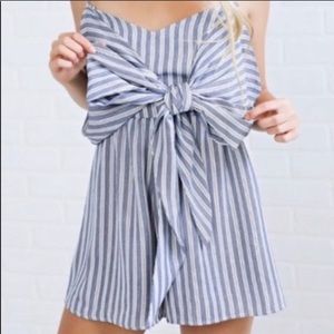 Show Me Your MuMu
Melissa Tie-Front Striped Romper